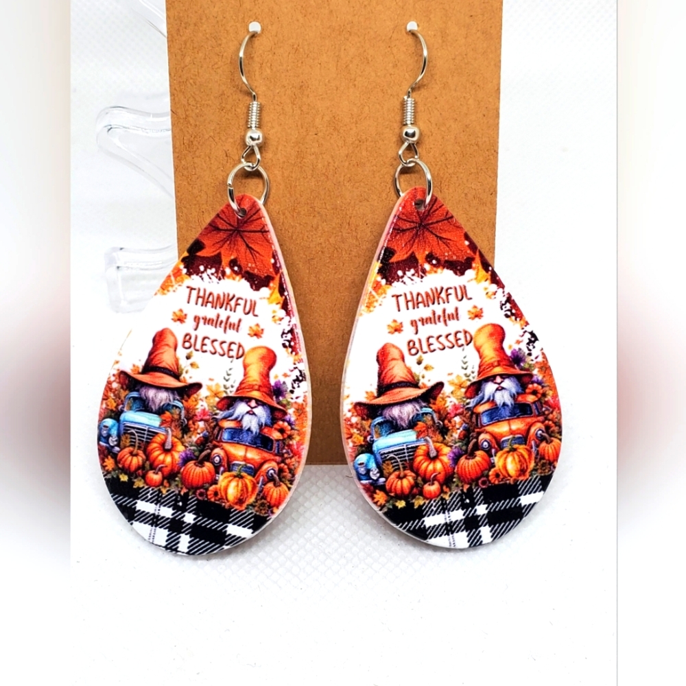 7/$10 Thankful Grateful Blessed Wooden Fall Earrings, New